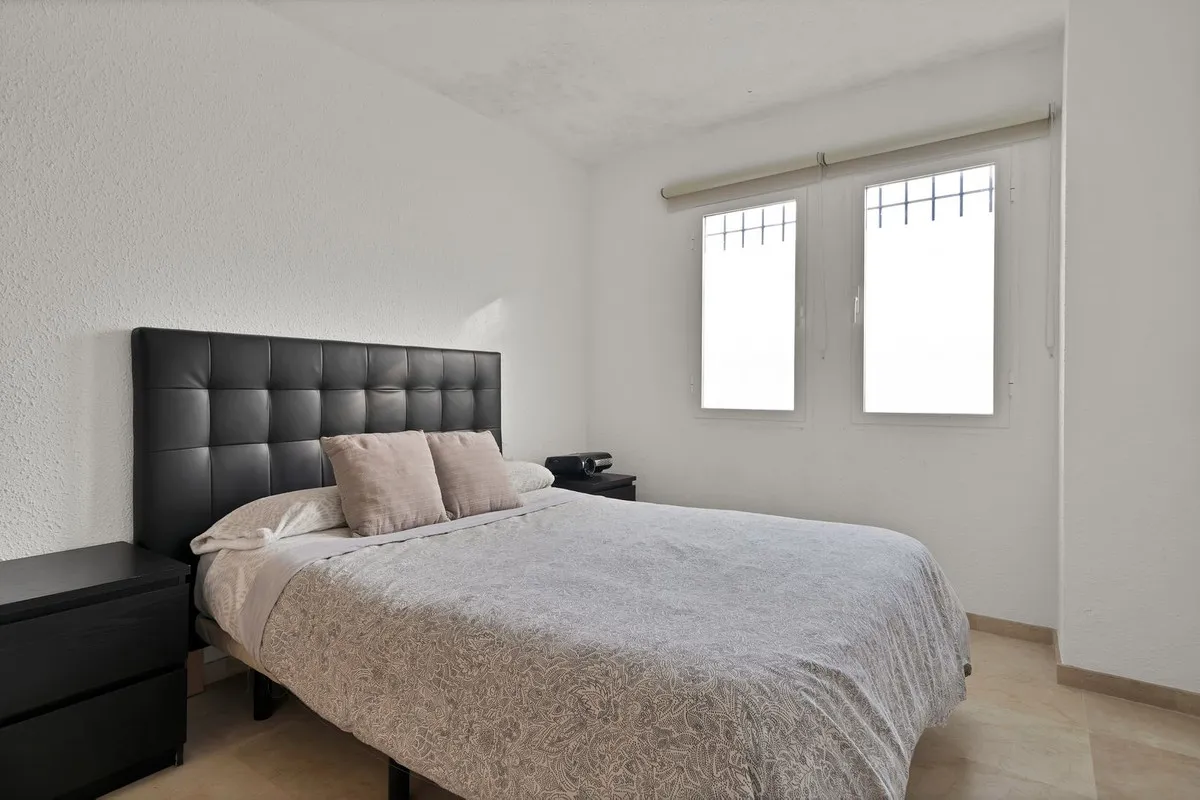 e252e565-5b1c-4b23-b5a7-49512932a06f