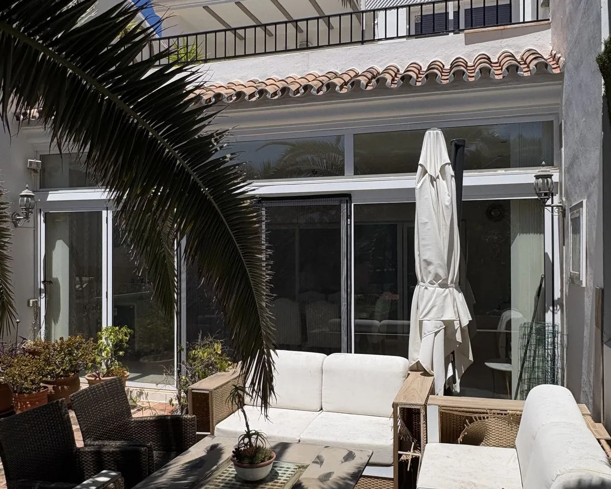 8e70f887-2ac3-4b01-b9f7-6bf695dff45f