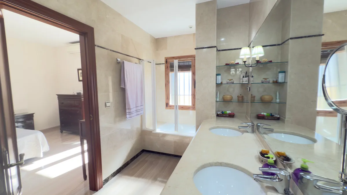 82789694-984c-4b04-870e-7cb45f13d4e3