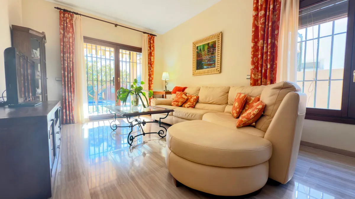 95896160-a7e7-4c4b-874c-1856db0651fd