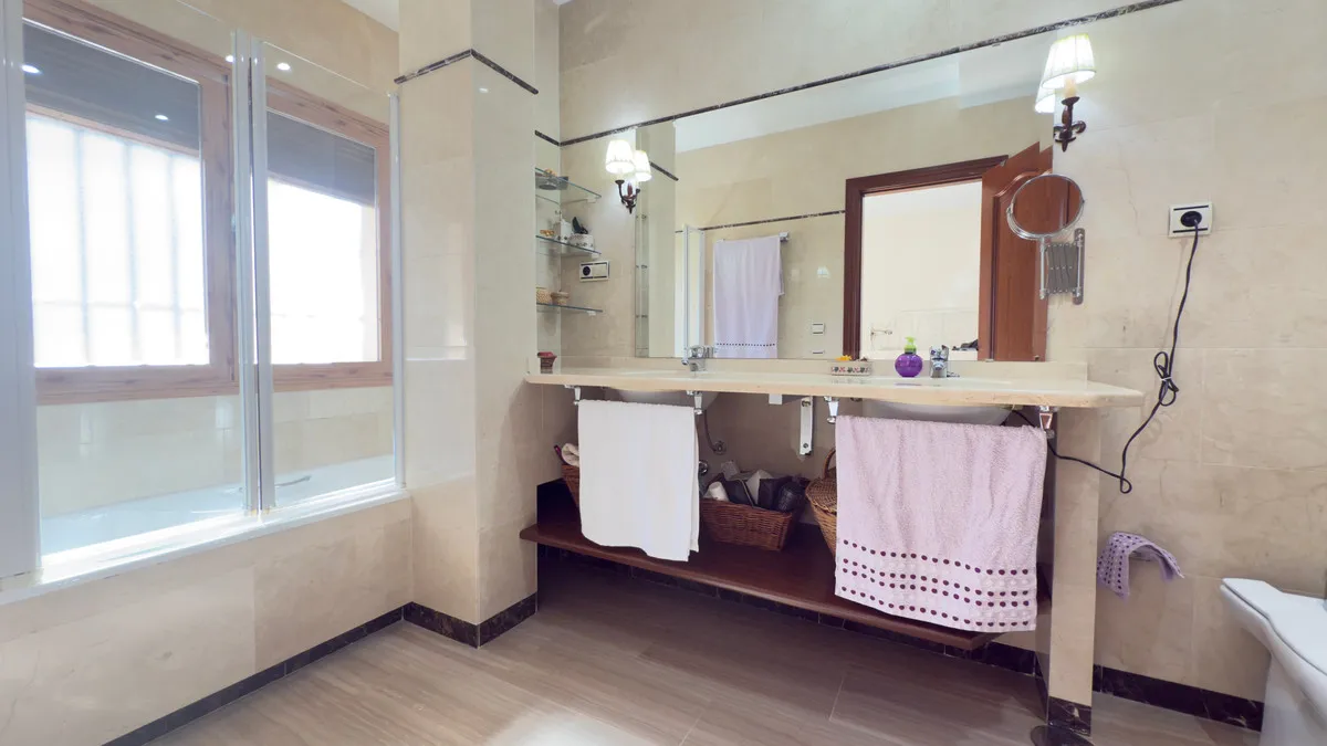 b4b8323d-9b4d-4793-93a1-f7a06634b4d6