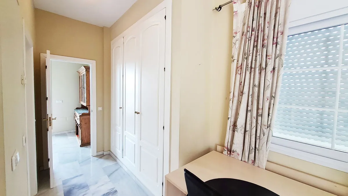 c06cf930-a9c5-4c40-8839-df237d8080b7