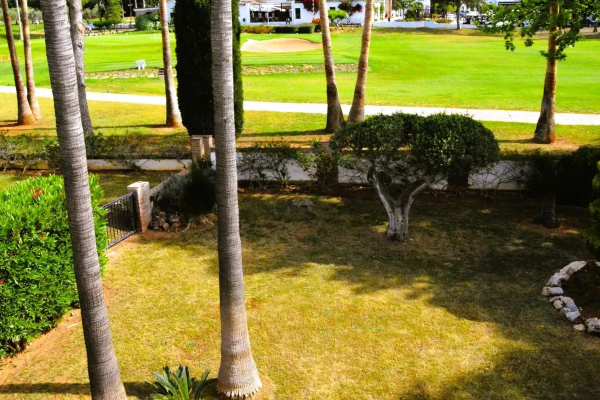 cb6129a9-7e07-4c0d-b950-cbeb6dc0903a