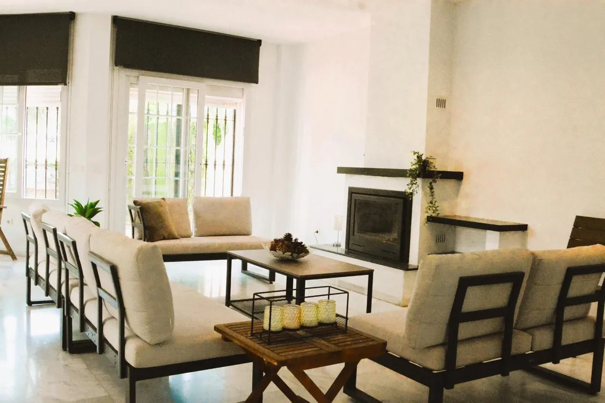 ffc799aa-dbfb-43aa-9c28-c0f2bac6040b