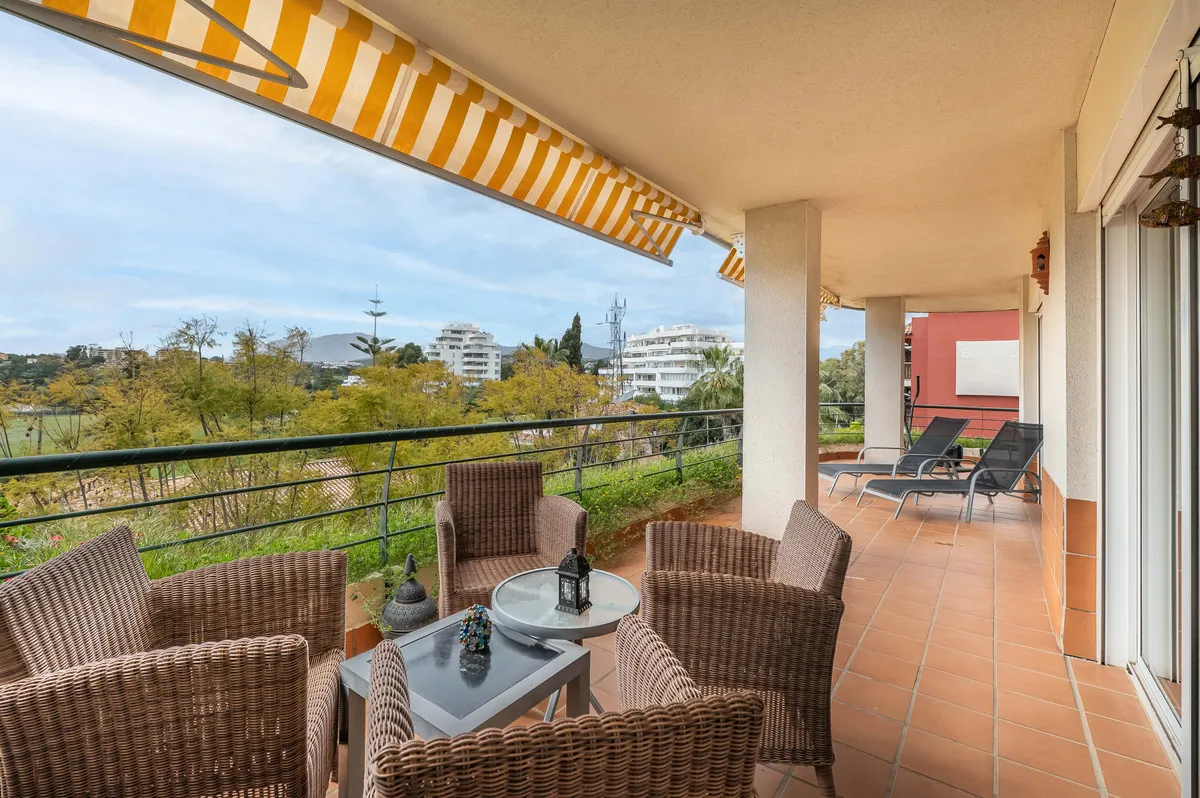 76c8b79c-9287-458a-85fd-176313f4e856