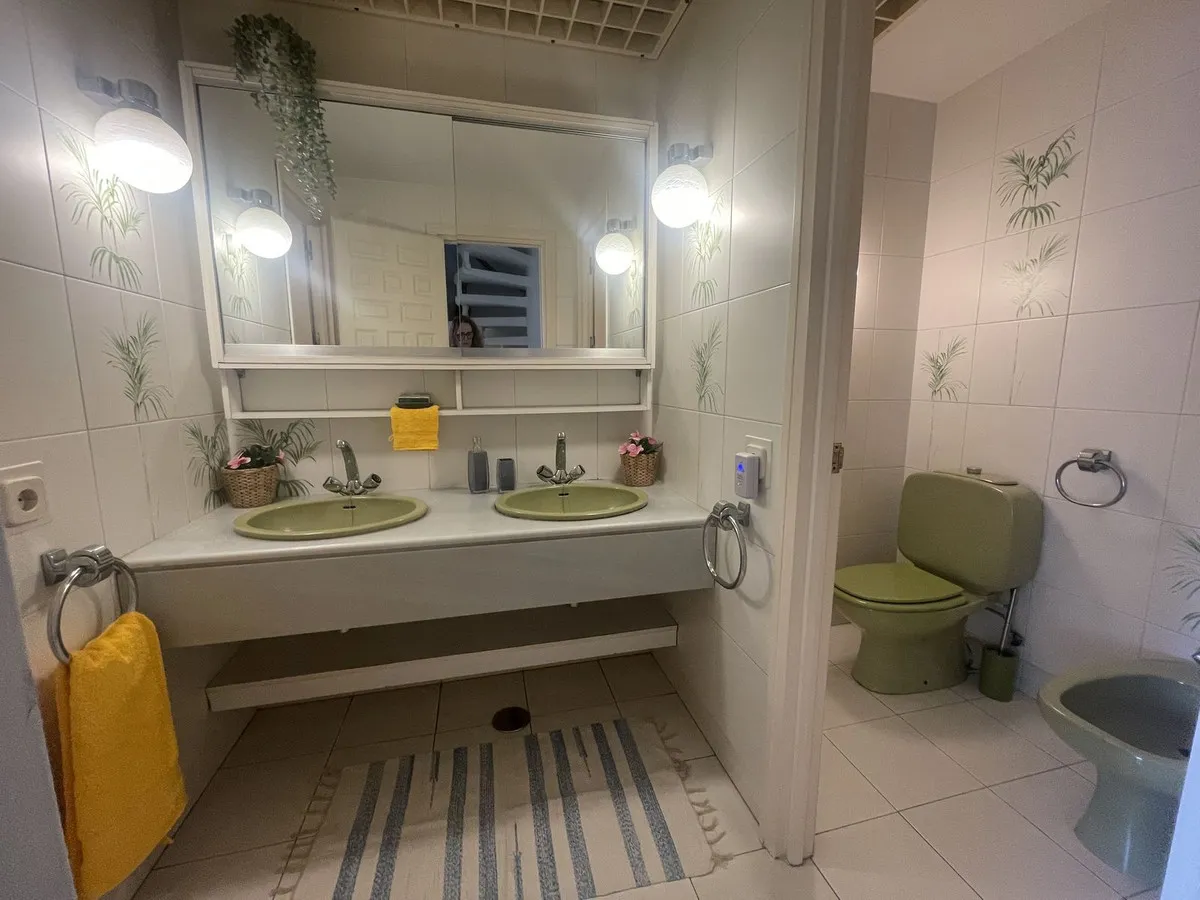 0c5d43b8-beee-4194-acb4-904b47a4919d