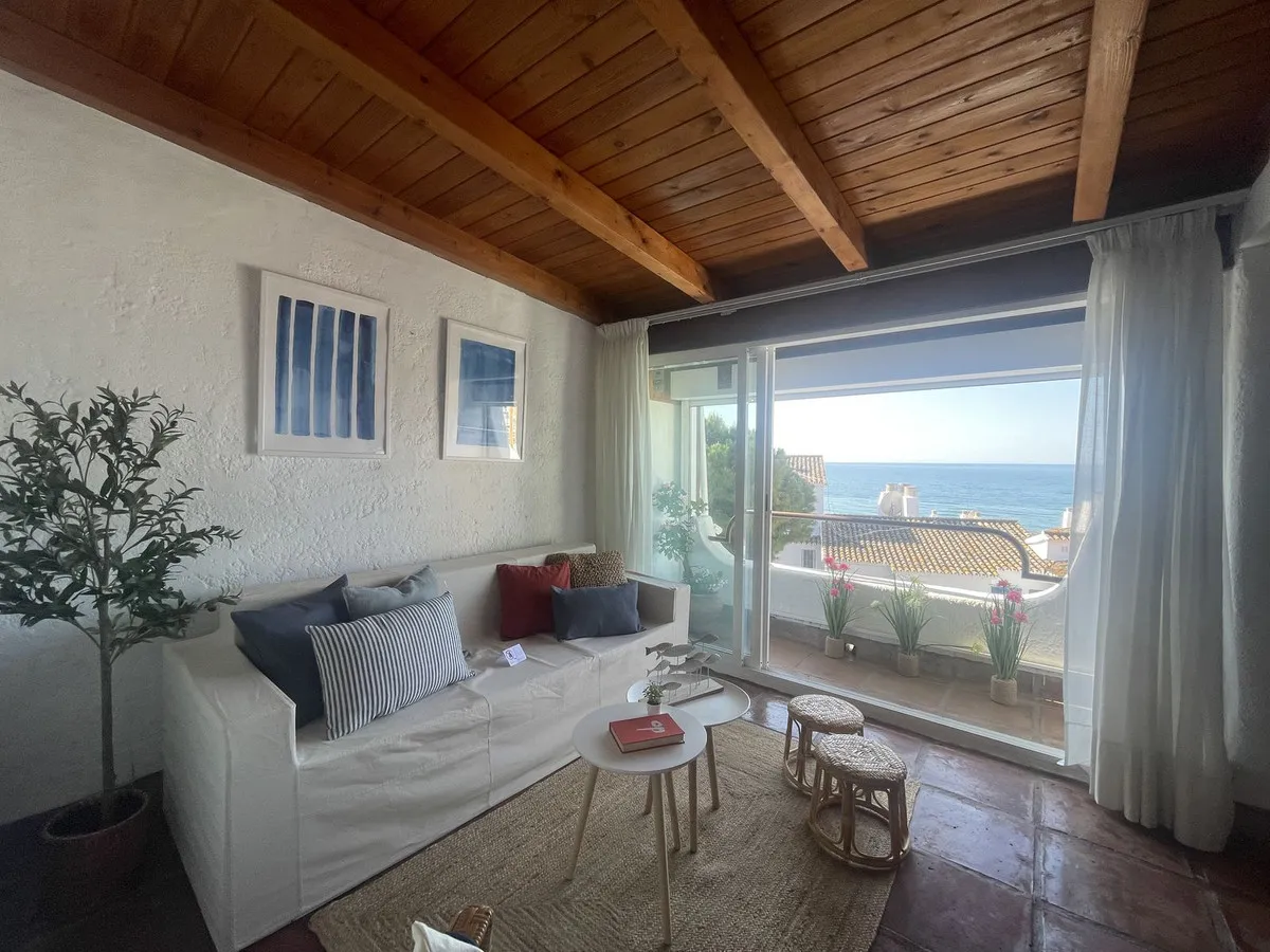 35b12b7e-6930-44b3-90b7-36ea8e653806