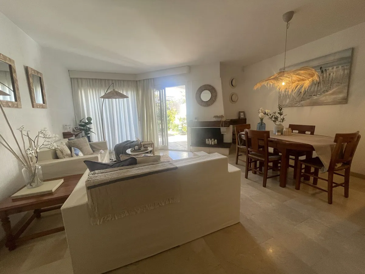 d9d56bc3-d5cb-4770-a954-37fa37663029