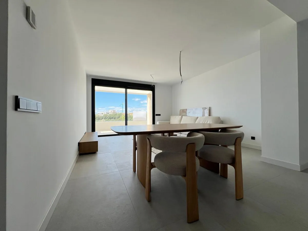 0814bb4b-9b4b-4f4b-9828-4de5b85c259f