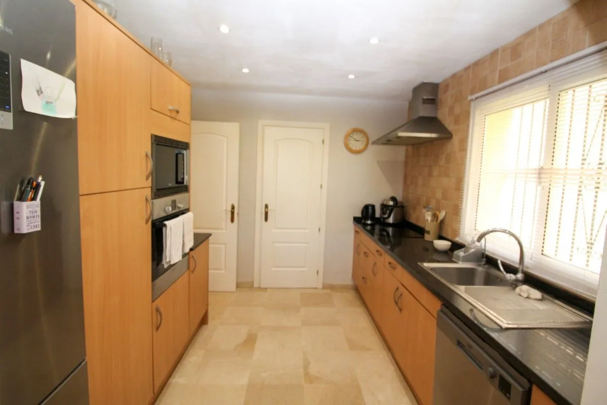 2f63acf9-74c1-45ef-9559-35ec4ef66315