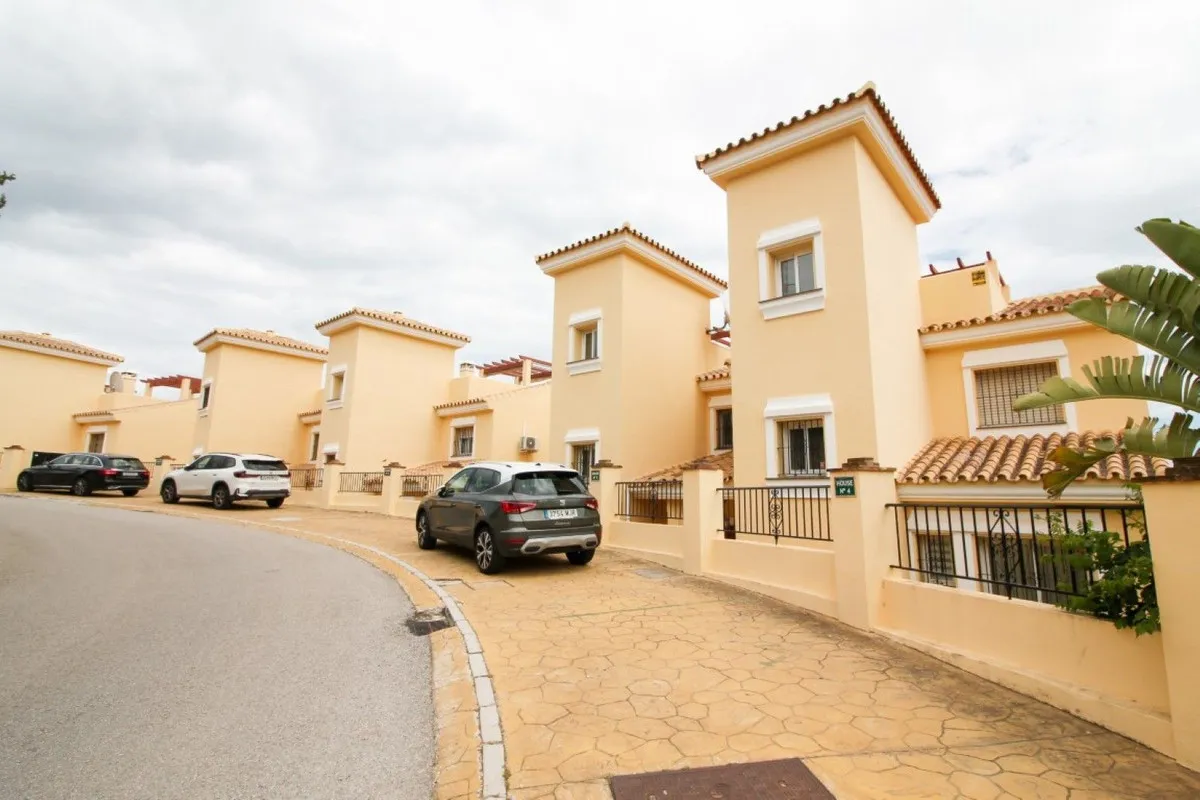 42f47abe-f4cc-4af2-9ad8-0990a63a13dd