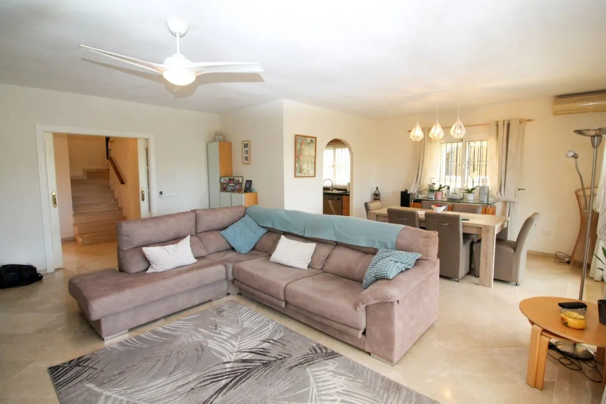 98565027-bda3-4eaa-8a88-ad92a80cd742