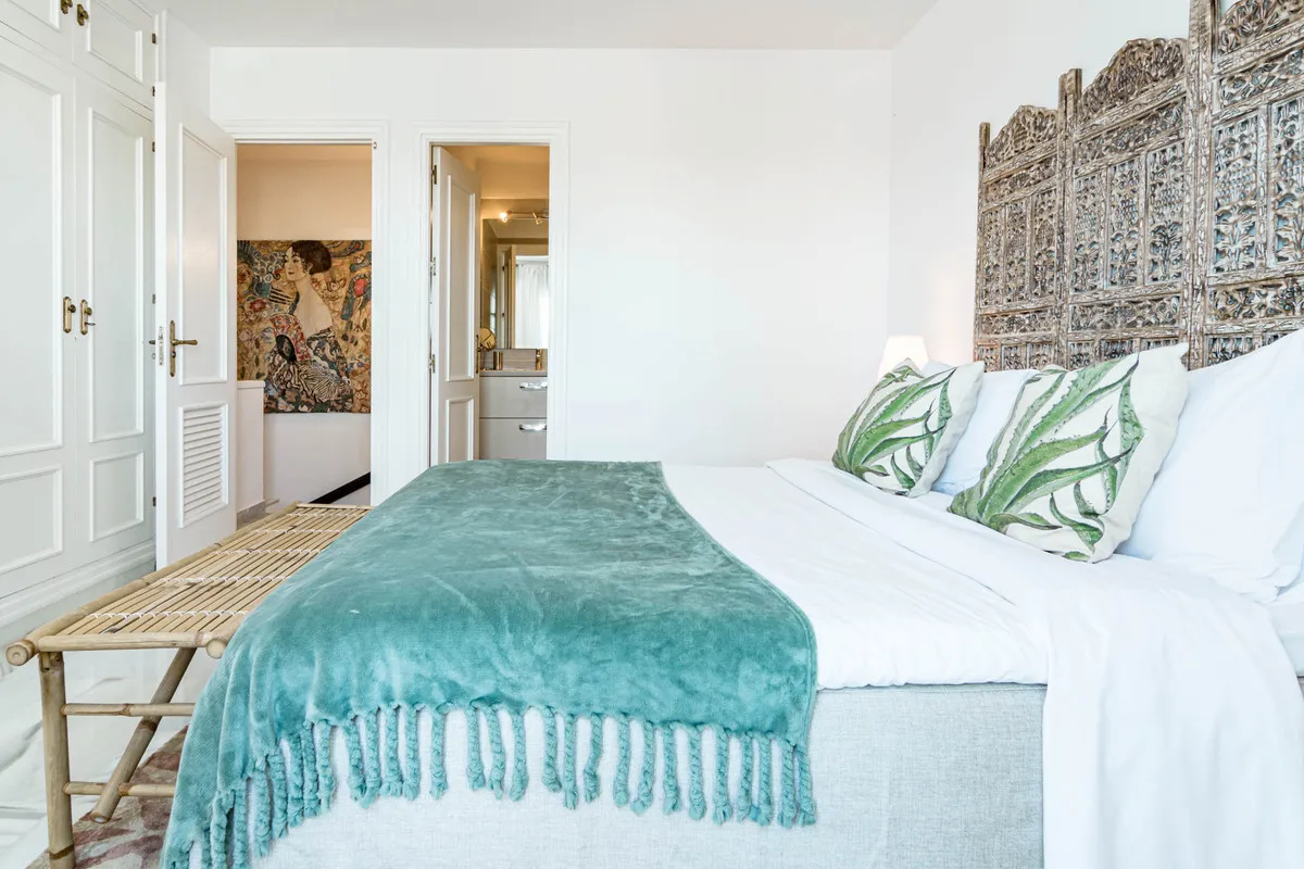 179aa305-b706-4ade-8323-80083e80ddf8