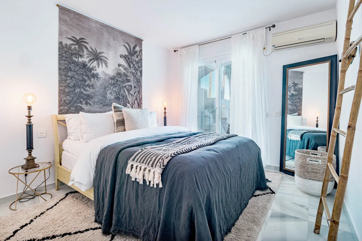 37d50bc9-efb5-492f-815b-e02420cd3bad