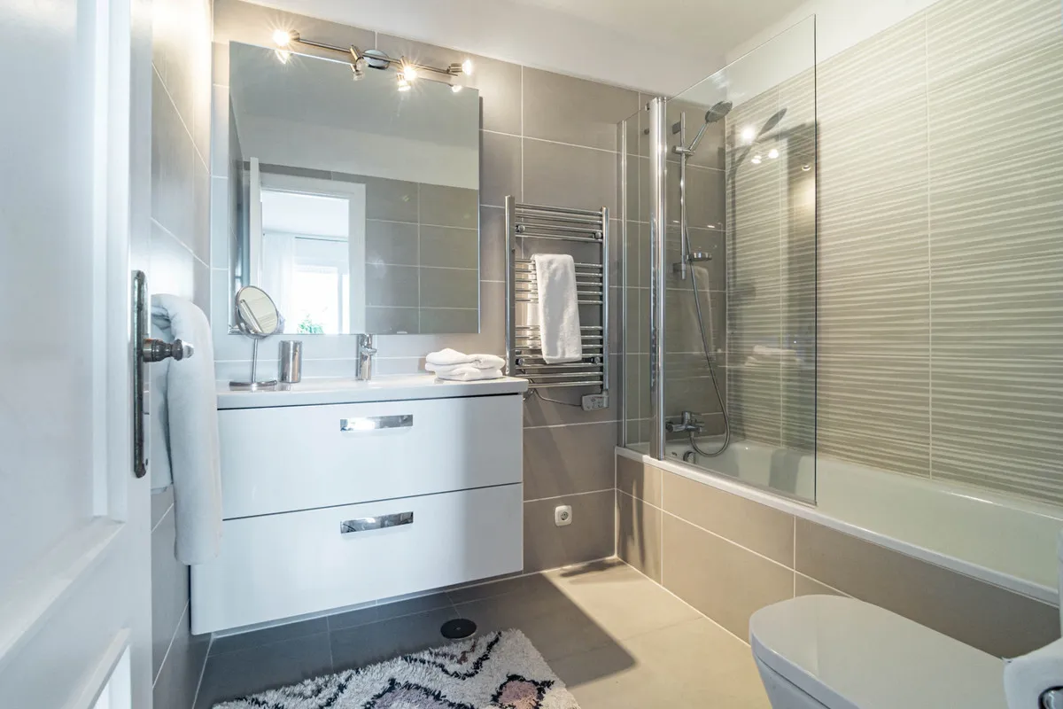 74e23602-9323-433c-a466-2ec3b0f94195