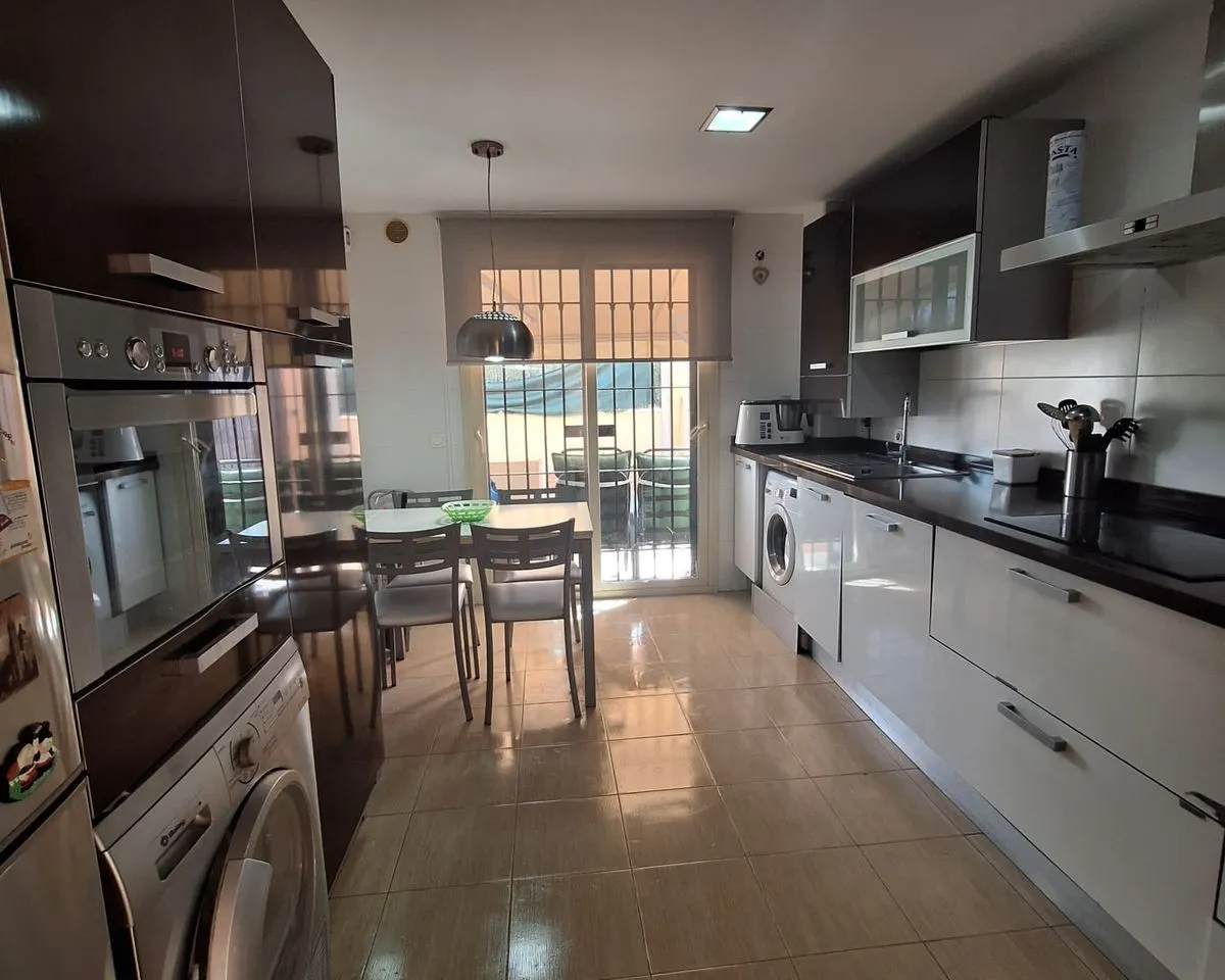 bec8c48d-8f61-4233-8872-1e570b070fbb