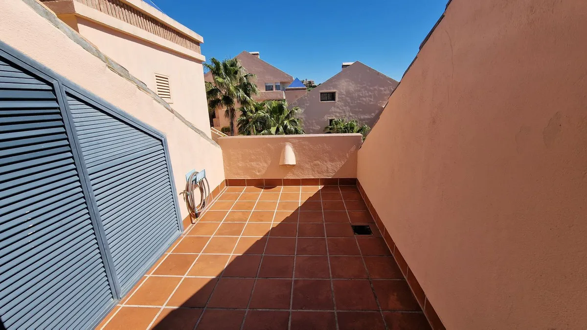 1dbff31b-5b34-4f5f-968b-2f5d7dd4f893