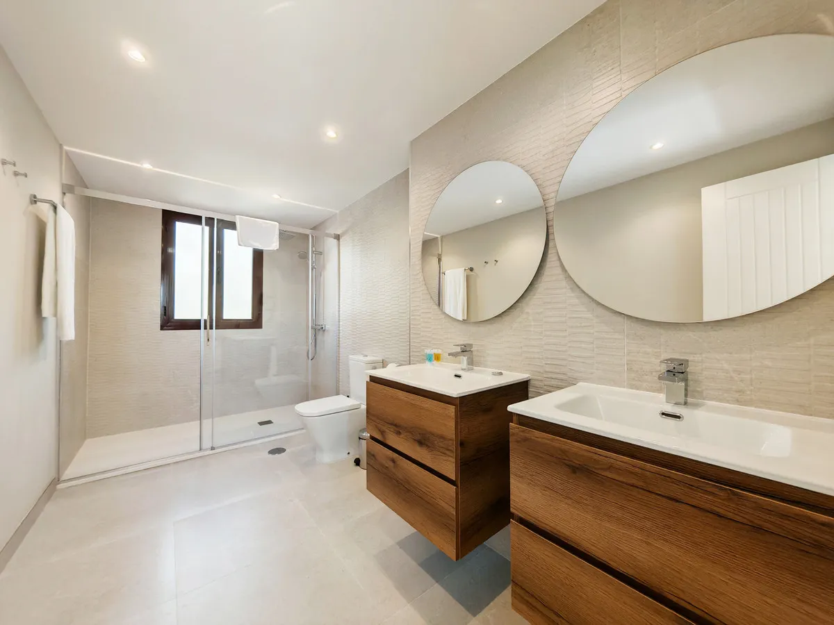 f27c5d44-cb9c-4ad3-9a07-d16435d2466e