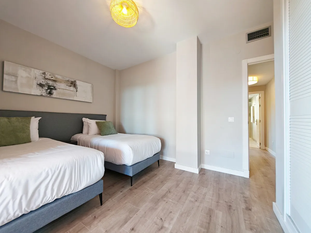 f5fe9720-b49a-4d04-ae8a-e0103e05e9e6