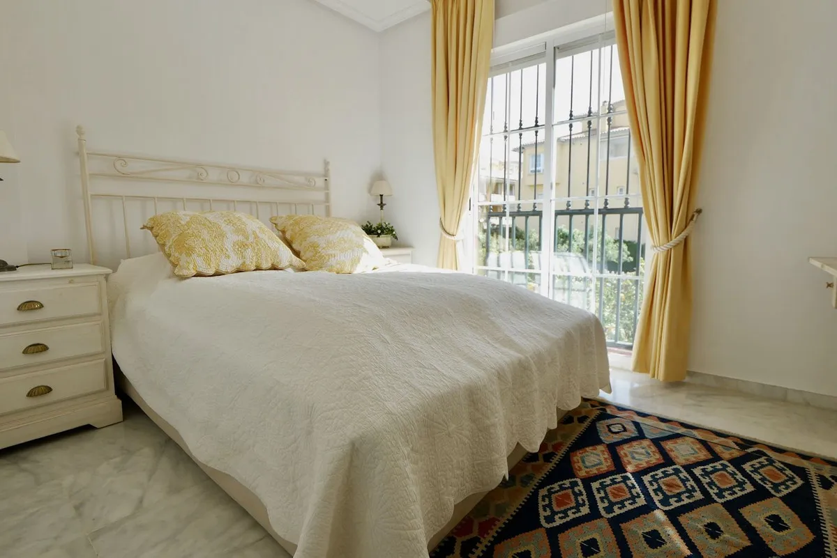 620a4233-37c1-4db8-8da4-6874b1edf066