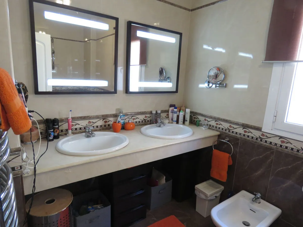 68b9a57c-0461-43c8-905f-04e954aae005