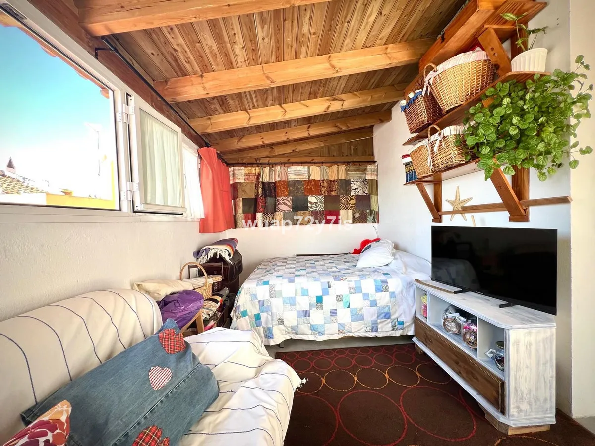 03734964-9bb0-4406-9822-574e0a57a4af