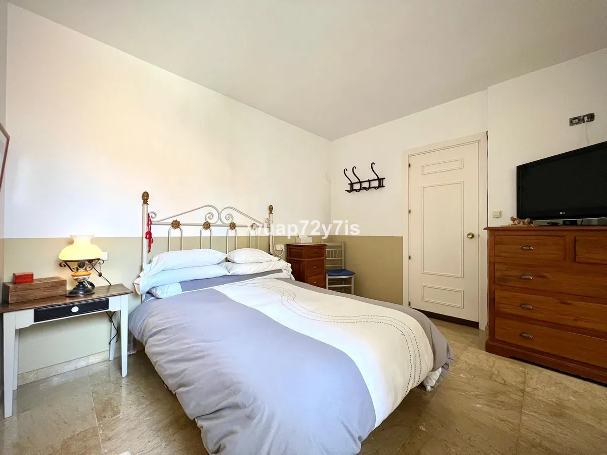 3b494ee0-3e0f-4829-a0ac-9394edf66351