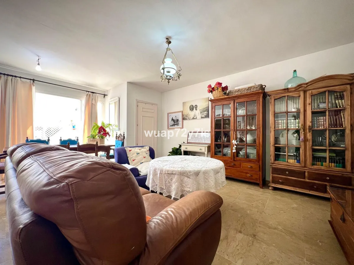 7d83fe2e-b395-42c2-a8b1-588bd1ce40d9