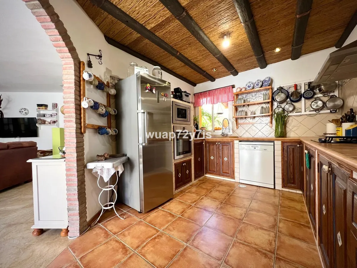 bdba9fd6-c391-4048-b282-0c774483b334