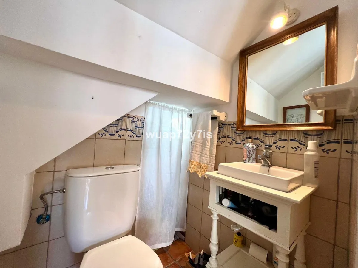 e1982453-d161-4c47-ac10-71c7219616ba