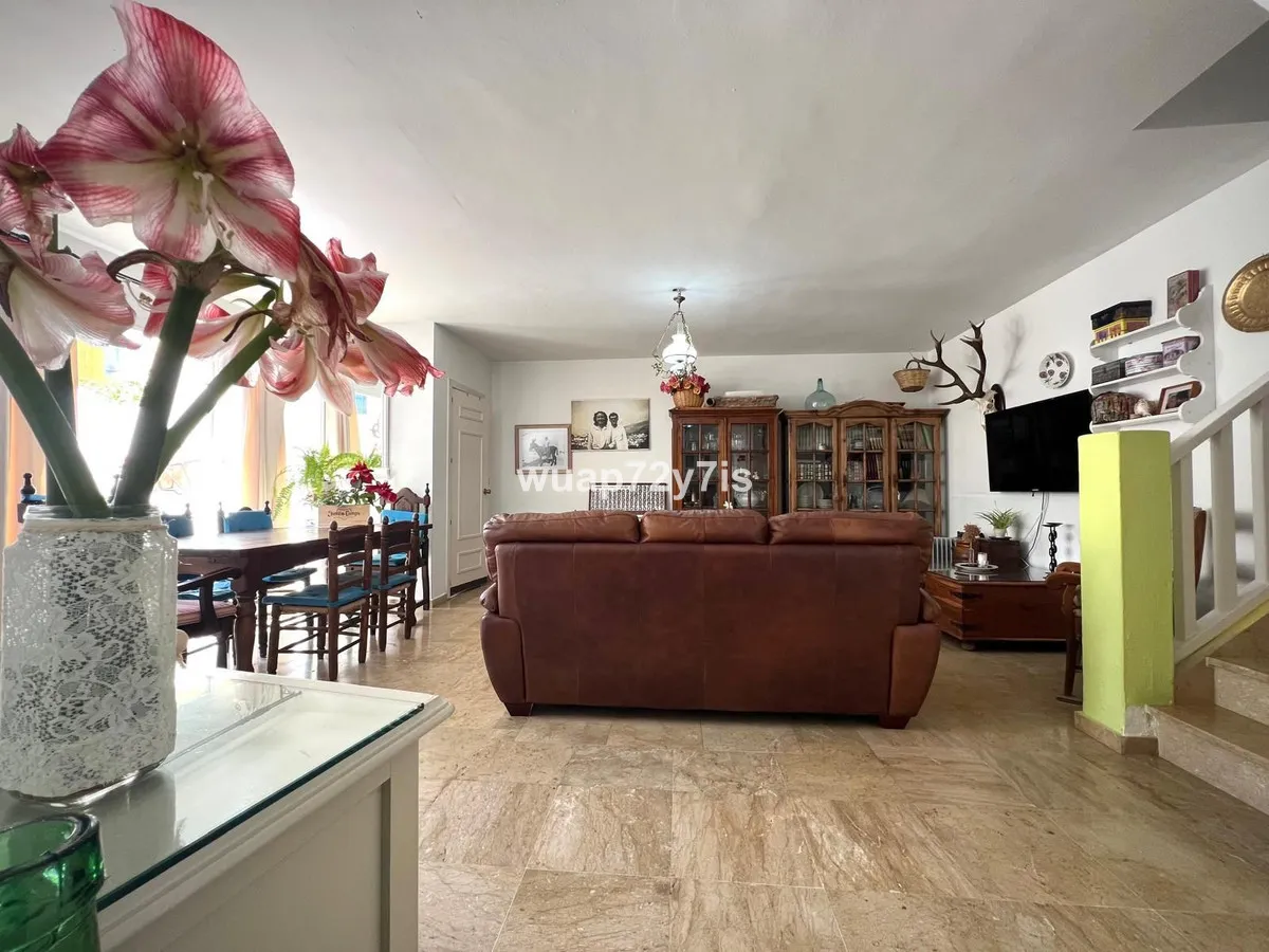 f8240475-1c75-4628-8951-600acac491a4