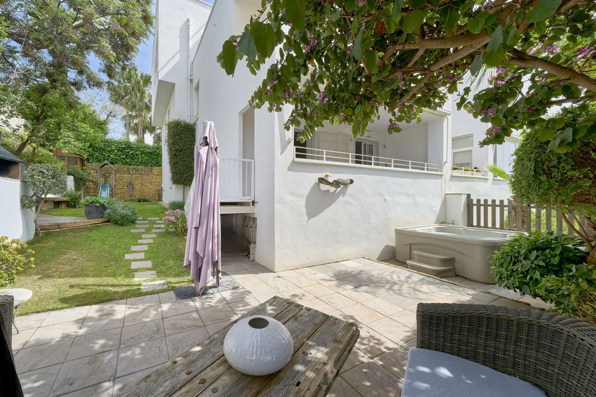 4aad2e6a-cd13-4944-89b0-eeaba843048f