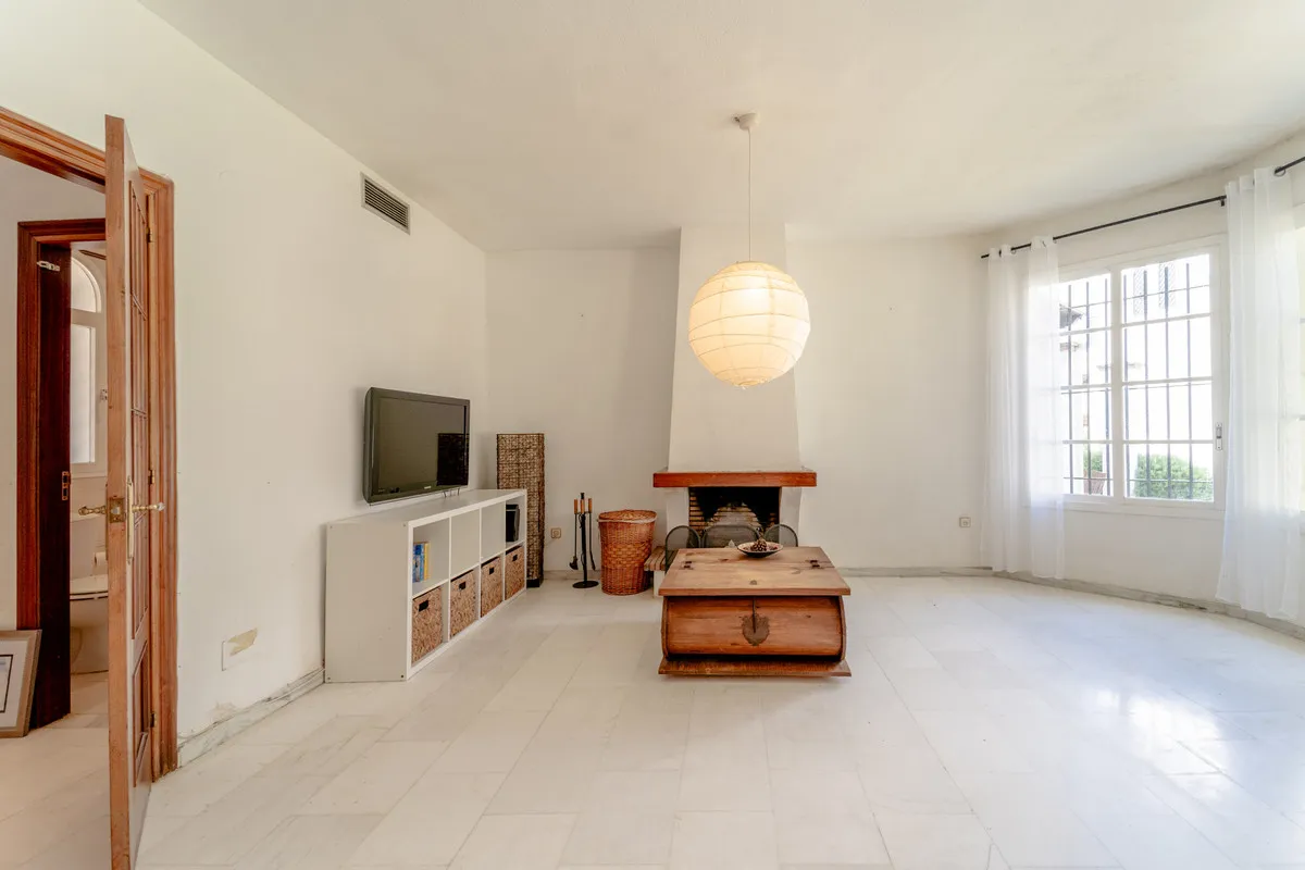 f6897ed3-f7ec-4171-aa59-f65879c644e8