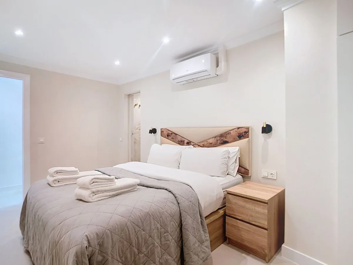 7935b782-7f3d-42e4-b8b0-4de2734aa8a9