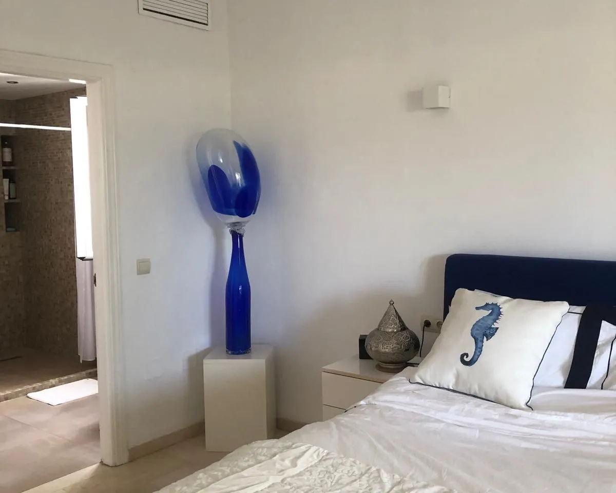 e36f635d-b2e1-445d-a27d-338b65fec11e