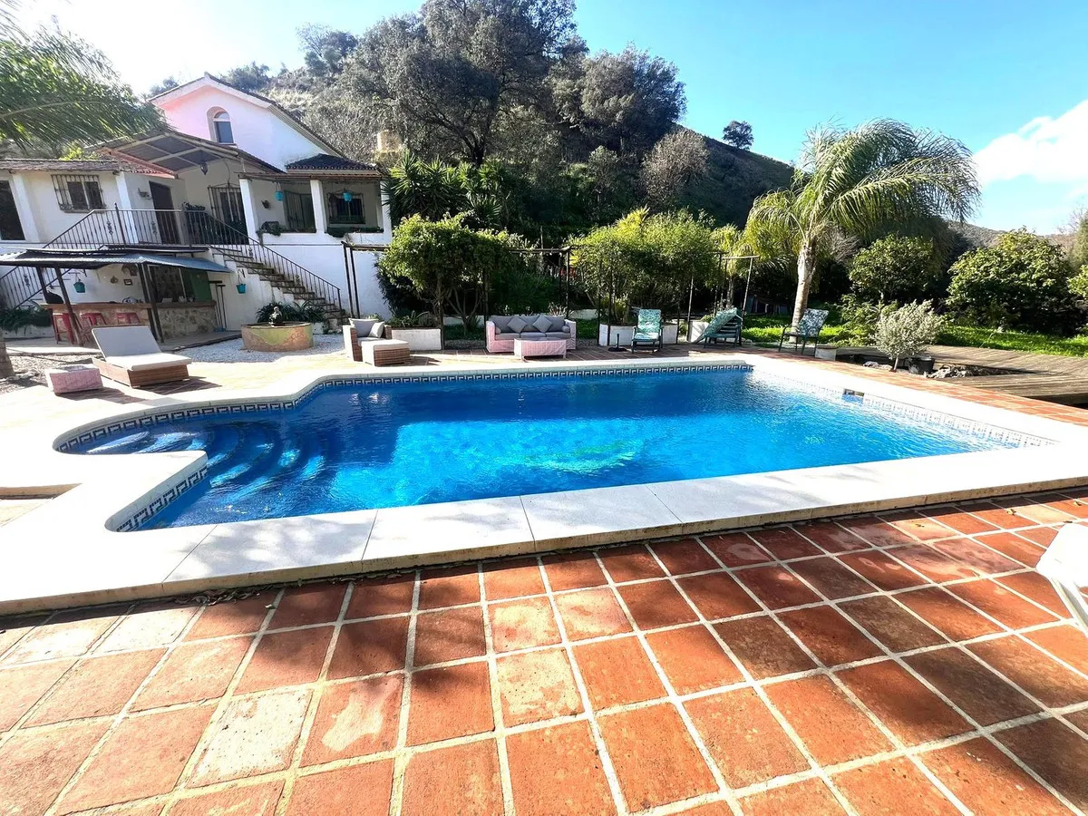 31fb3fb4-3a79-4e82-81d9-c137e54584ec