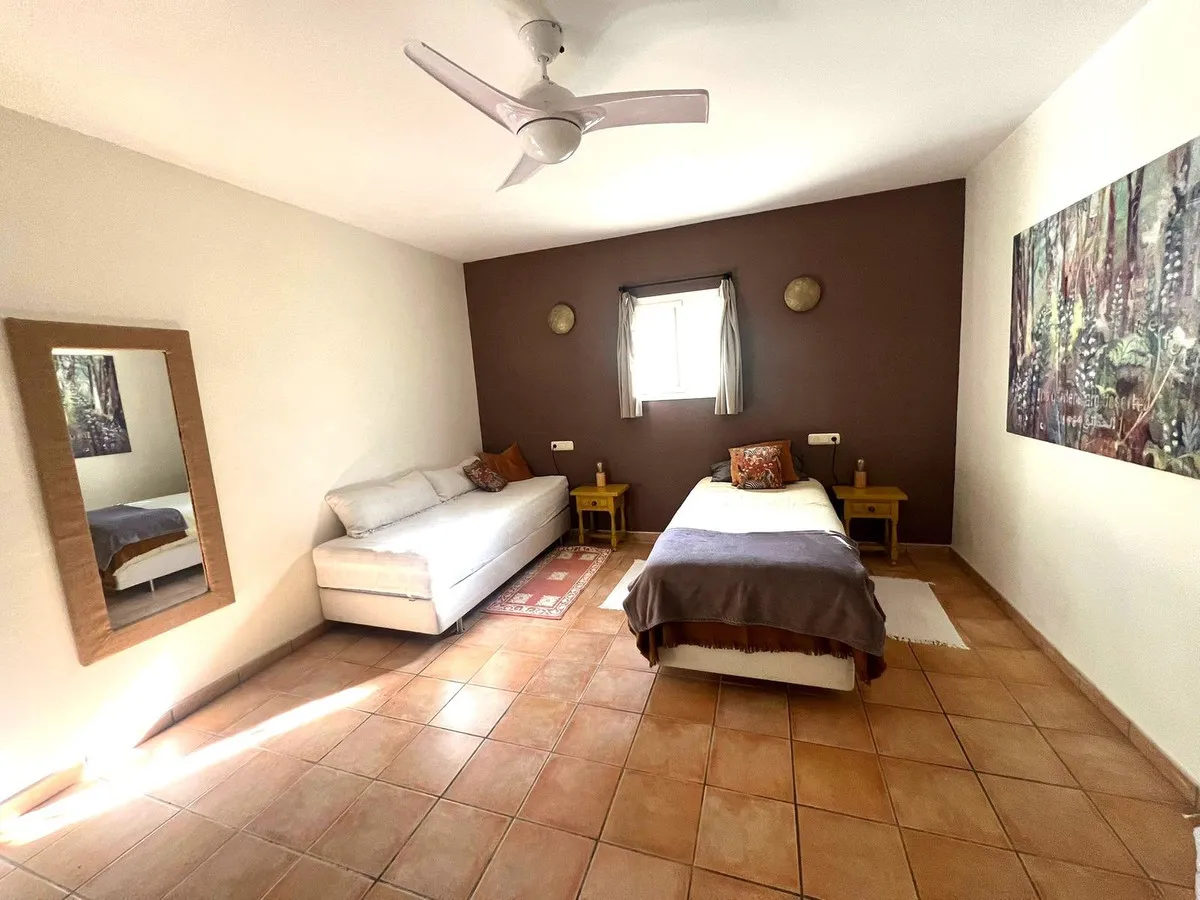 ff334768-c703-4e9f-b033-831ddfca1fbe