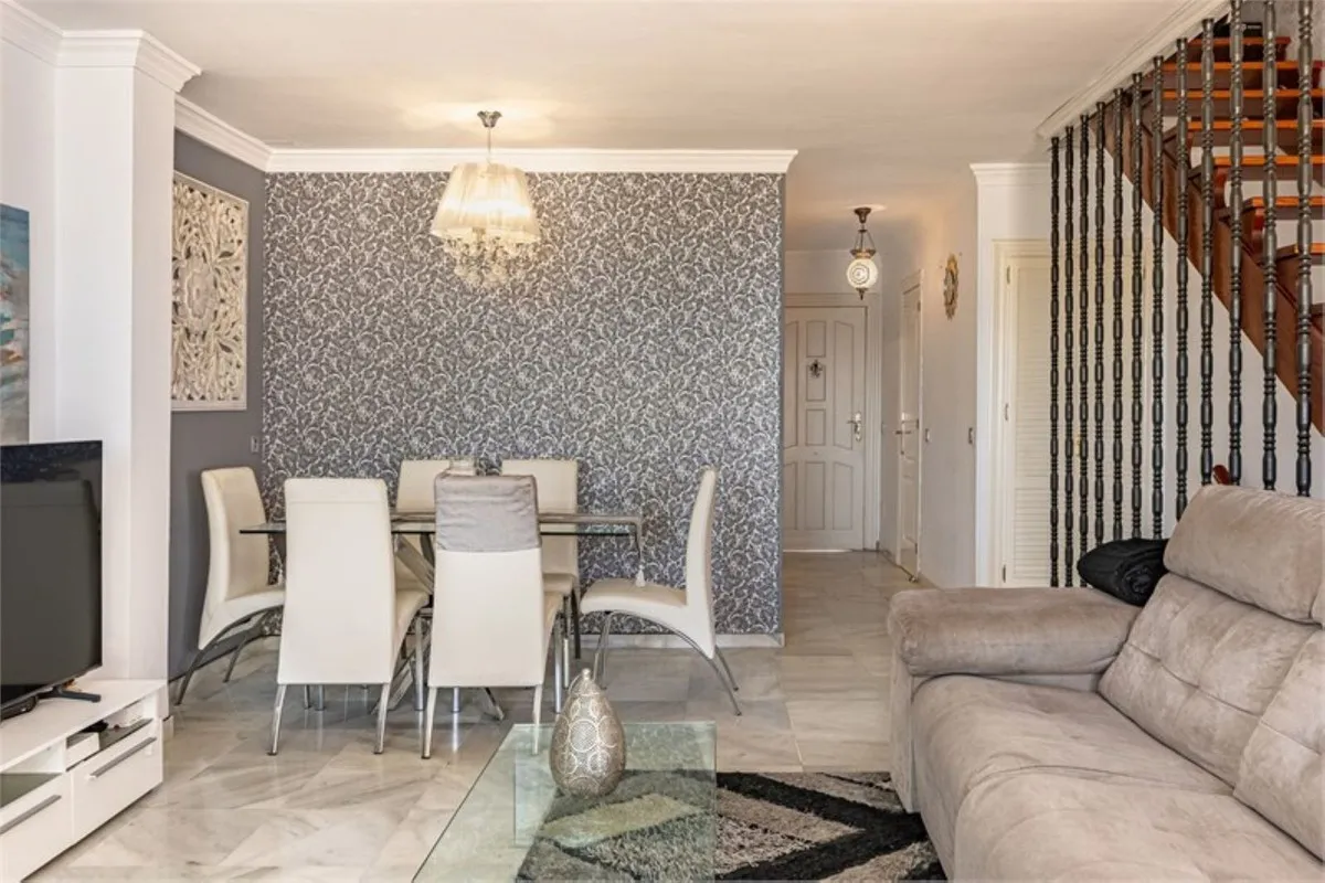 e7330384-86f7-4506-ab5a-41effe2f0589