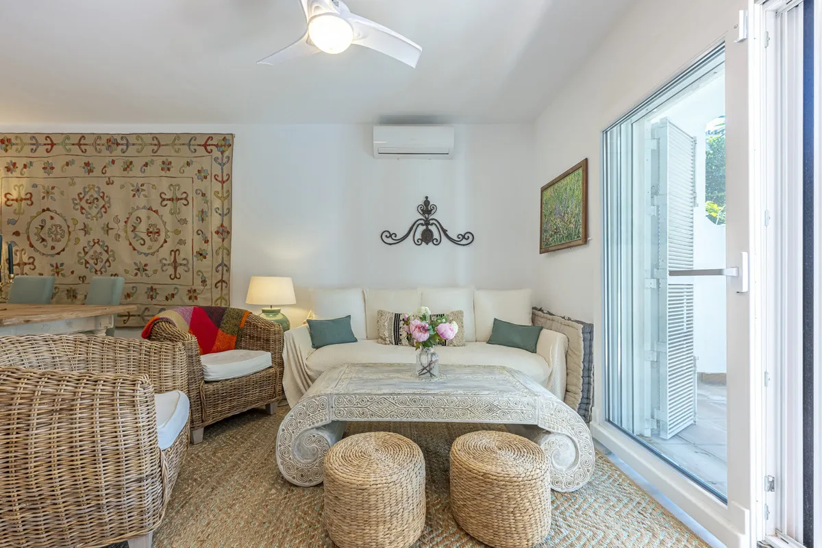 e064543d-7489-4857-bfd2-6f03b1ebb872