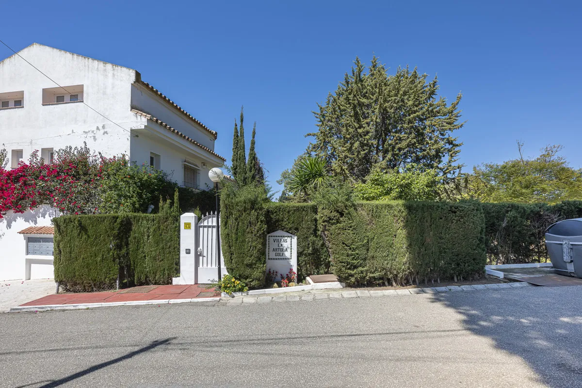 f0480ed4-3add-44b6-a797-b22a7852aece