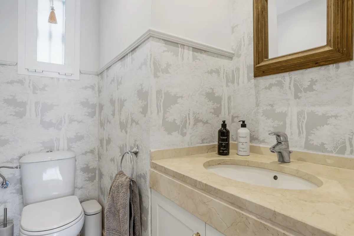 b7e0067f-01ac-4d51-a449-d642e072da2e