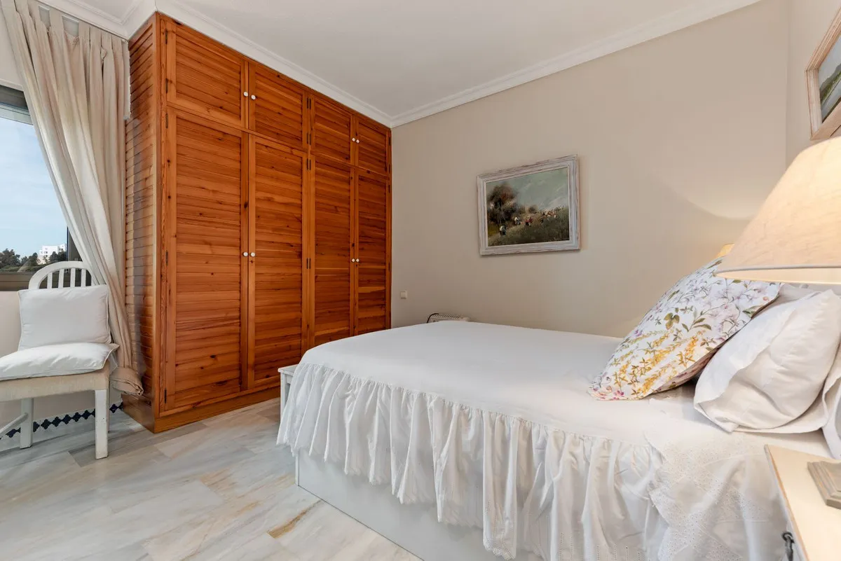 87e7c384-dffb-45e4-80fa-18432bd08aa8