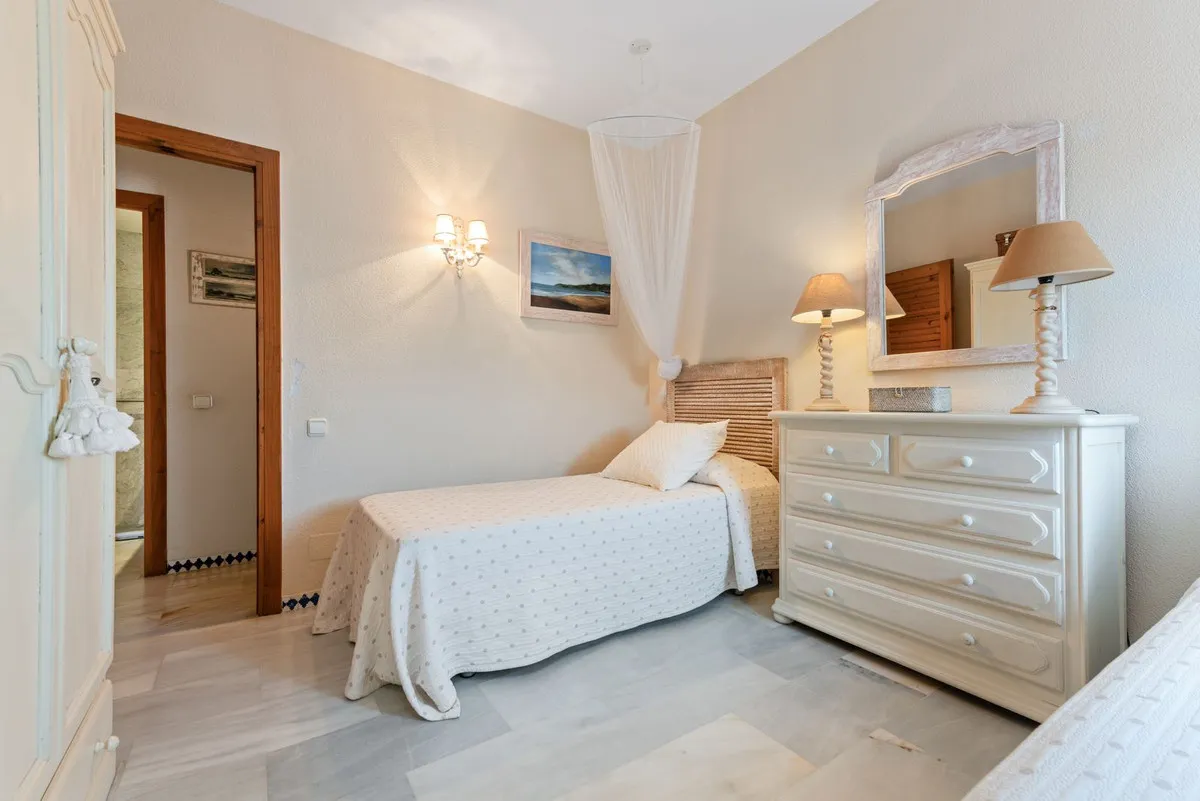 f6a07a4a-29e3-49a2-bb1c-3a234c0e4a9b