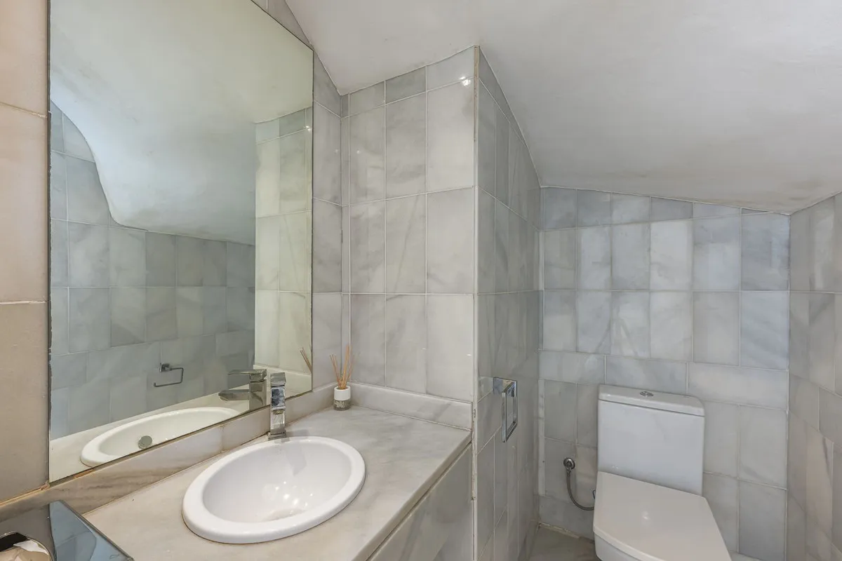 0ed84c5a-c4a5-4a5f-a2e2-fe27a1ce3bec