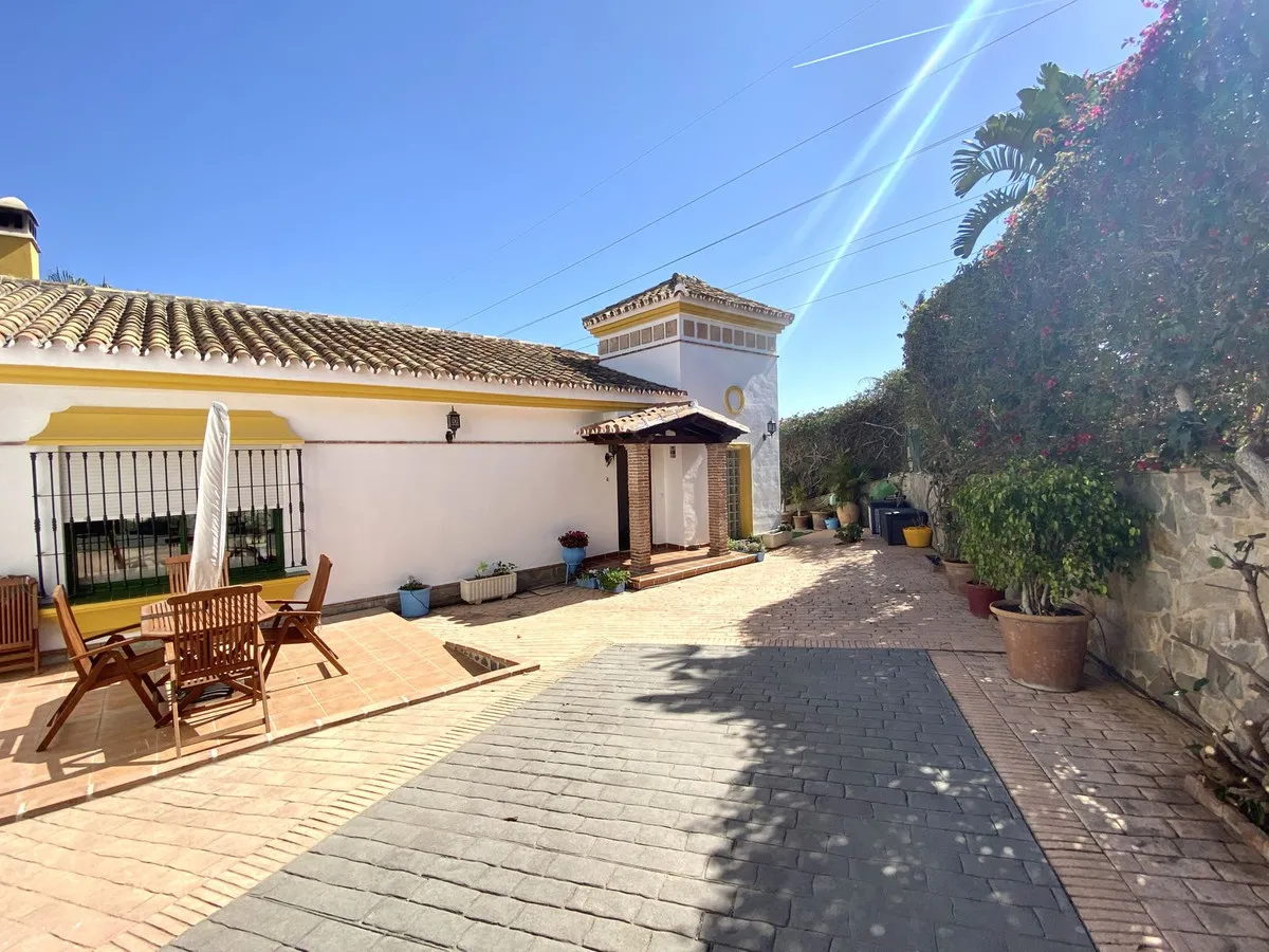 248205f5-1d7b-4a15-ba72-81ba1b64ef64