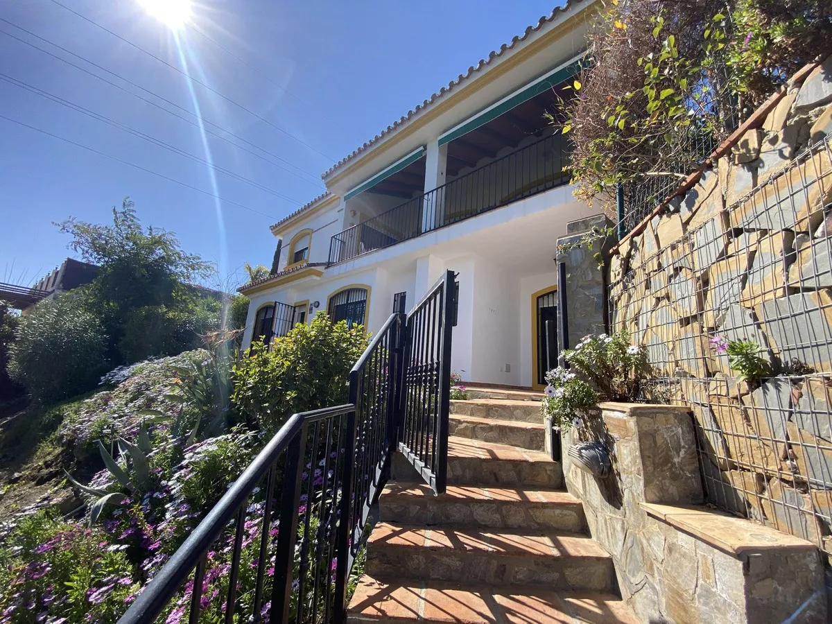 90a58977-c7e0-4c04-9e41-6f89b6827855