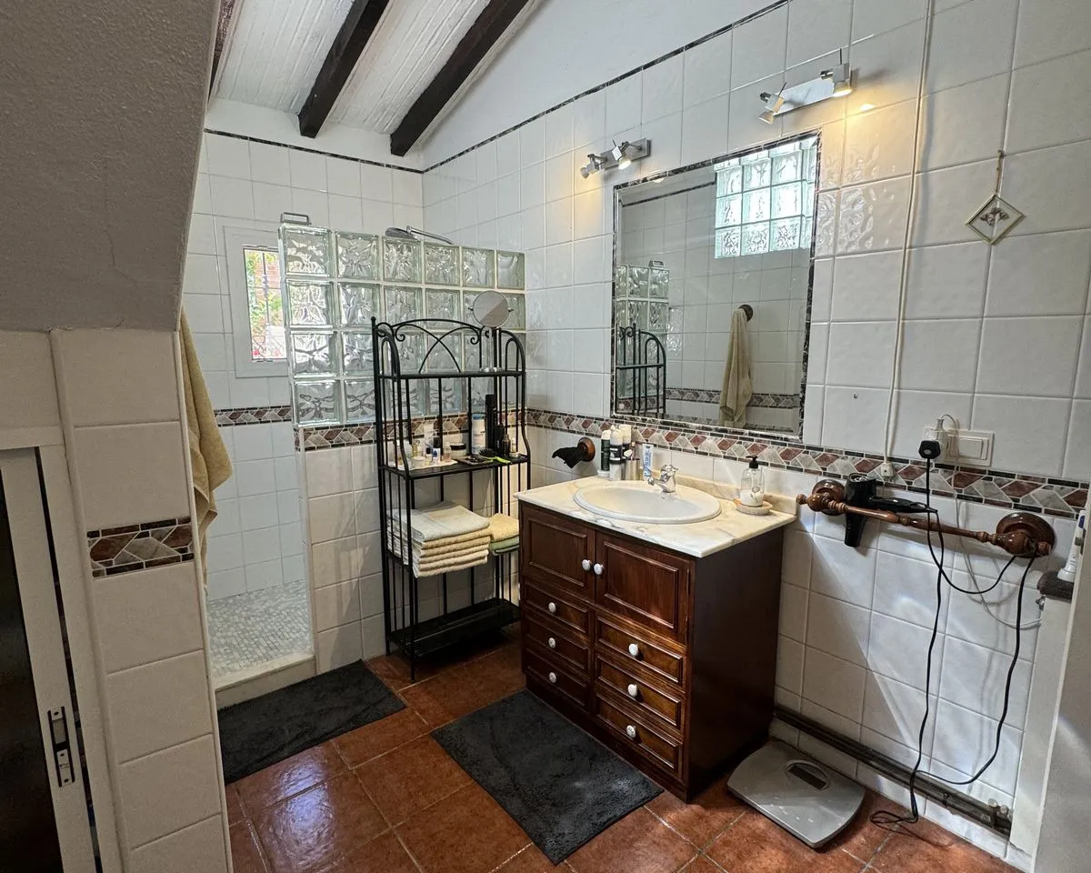 ce277f44-10da-47e9-8952-edea62d4c76b