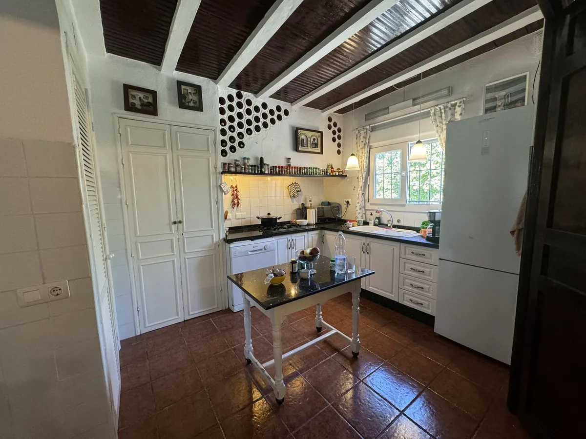 d295e463-b776-45ce-b0a2-e5fc006ae024