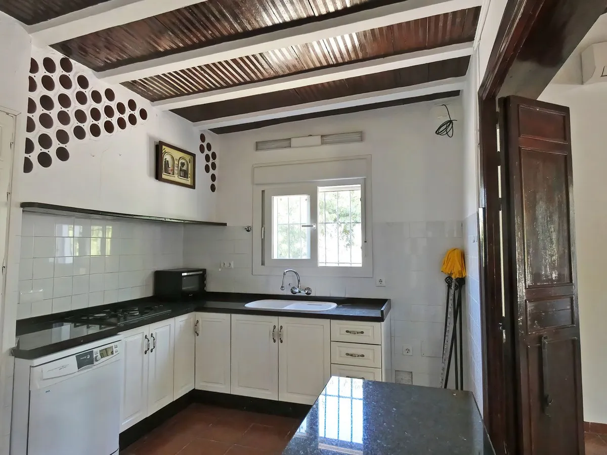 b09b3967-e0a6-460b-b520-8999d30da025