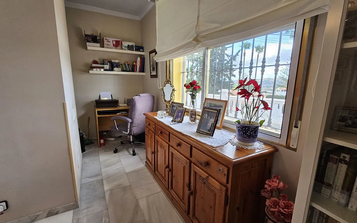 db95e3a7-c1e4-4c83-bebd-71409912c9a1